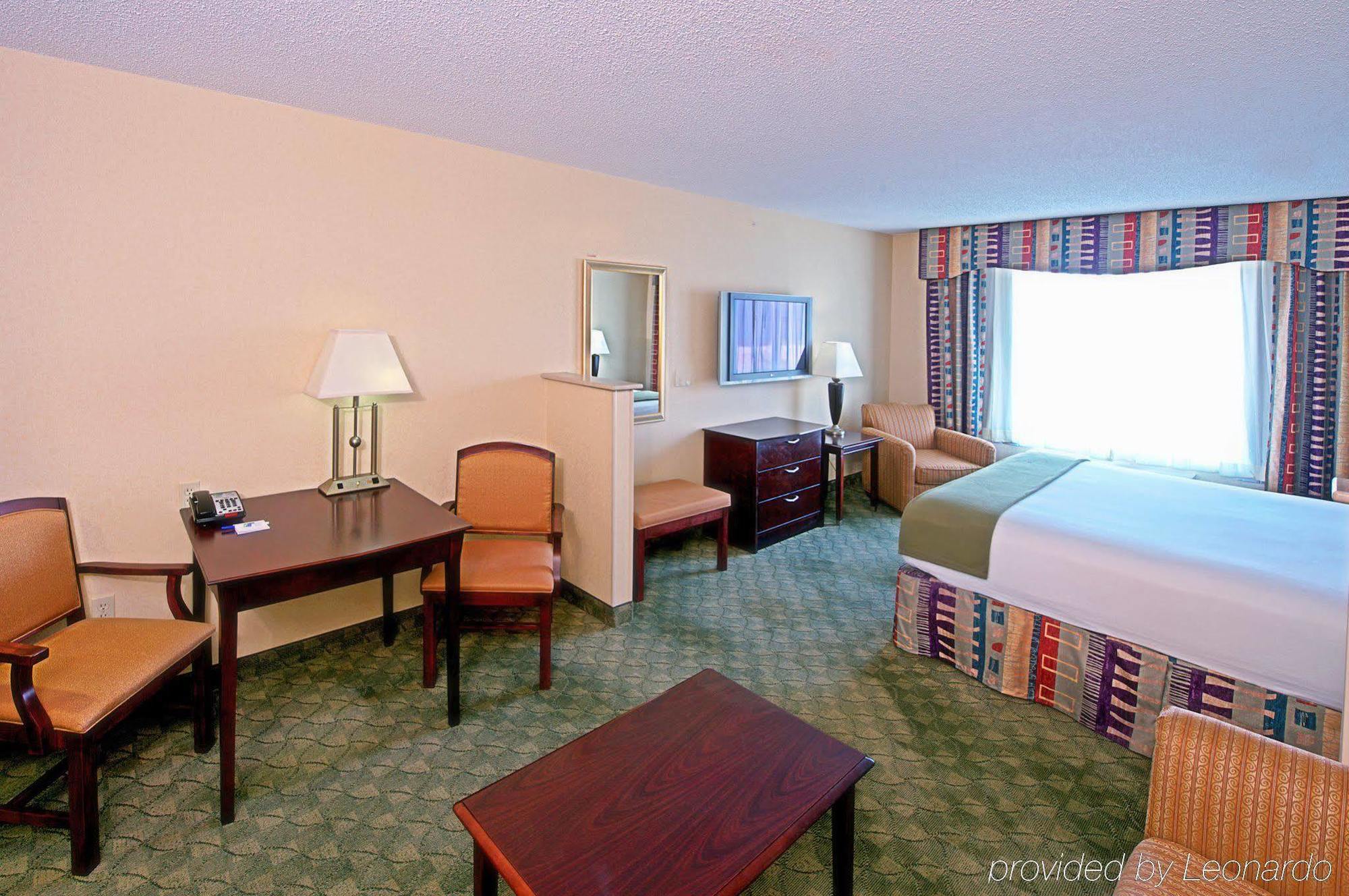 Holiday Inn Express El Paso I-10 East By Ihg Room photo